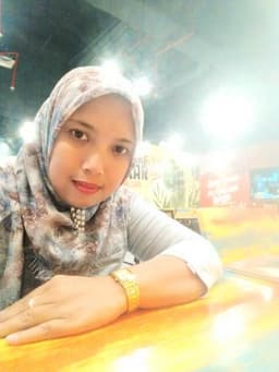 Dewanti Akmal